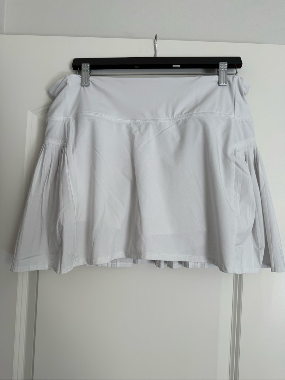 Athleta White Circle Skater Athletic Skirt